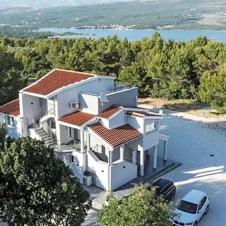 Noan-2 By Interhome *